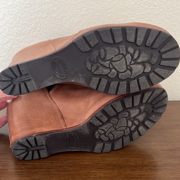 Kork-Ease tan leather wedge booties - Picture 6 of 7